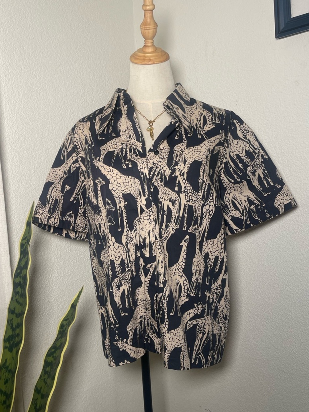 Corey Lynn Calter Anthropologie Giraffe Print Blouse Navy Button Down Size L
